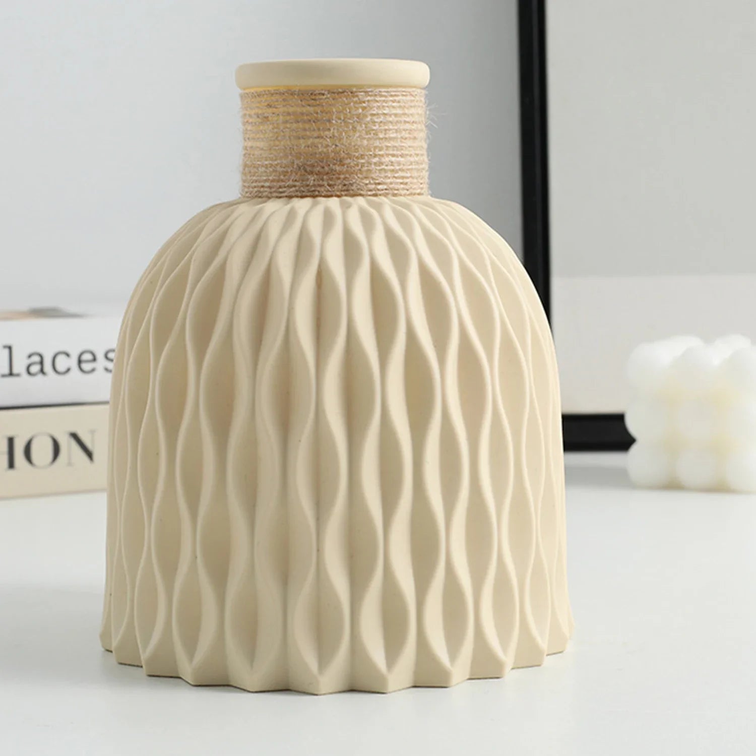 Vase | Élégance Unique beige Le Château de la Déco